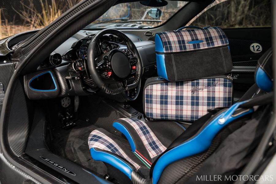 Интерьер Pagani Huayra BC Macchina Volante 2017 года  (фото 15 из 39)